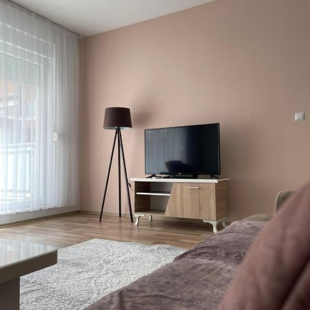 Entire Apartment - Near The Center Pristina Eksteriør bilde